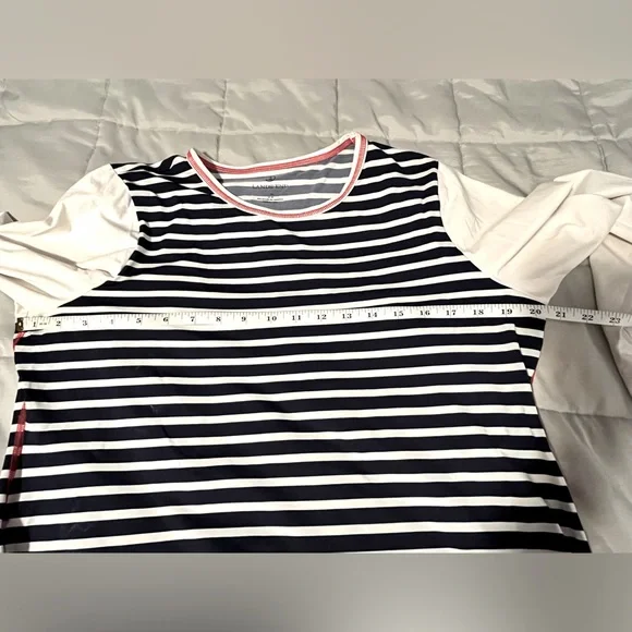 Lands’ End rash guard - LP - Picture 4 of 8